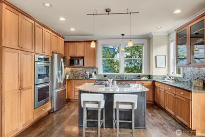 333 N 78th Street, Seattle, WA 98103 - Photo 9