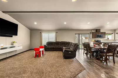 138 S Nevada Avenue, East Wenatchee, WA 98802 - Photo 5