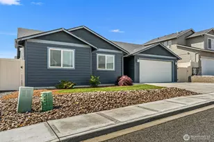 138 S Nevada Ave, East Wenatchee, WA 98802 - Photo 3