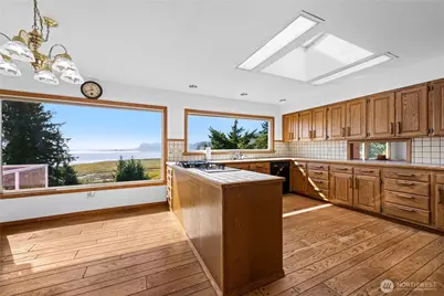 193 Robert Gray Drive SW, Ilwaco, WA 98624 - Photo 7