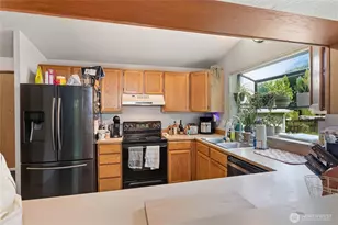 119 N 34th St, Bellingham, WA 98225 - Photo 9