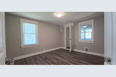 12053 70 Th Avenue S, Seattle, WA 98178 - Photo 11