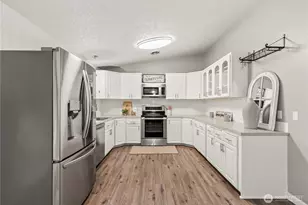 17022 190th Ave E, Renton, WA 98058 - Photo 9