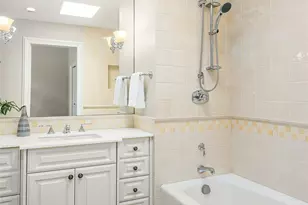 8826 NE 2nd Pl, Medina, WA 98039 - Photo 23