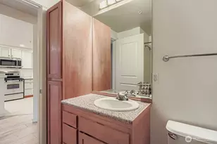 2607 Western Ave, Seattle, WA 98121 - Photo 17