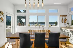 13130 Holmes Point Dr NE, Kirkland, WA 98034 - Photo 11
