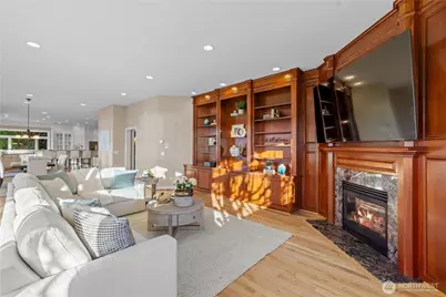 649 E Lake Sammamish Parkway SE, Sammamish, WA 98074 - Photo 11