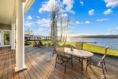 649 E Lake Sammamish Parkway SE, Sammamish, WA 98074 - Photo 3