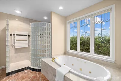 649 E Lake Sammamish Parkway SE, Sammamish, WA 98074 - Photo 15