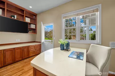 649 E Lake Sammamish Parkway SE, Sammamish, WA 98074 - Photo 23