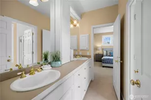 649 E Lake Sammamish Pkwy SE, Sammamish, WA 98074 - Photo 27