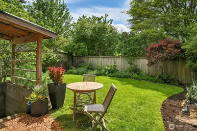 511 N 82nd Street, Seattle, WA 98103 - Photo 19