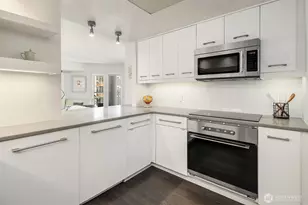 121 Vine St, Seattle, WA 98121 - Photo 11