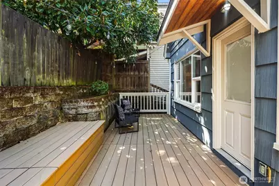 17 W Dravus Street, Seattle, WA 98119 - Photo 17