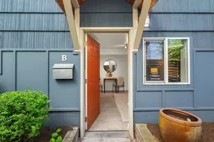 17 W Dravus St, Seattle, WA 98119 - Photo 25