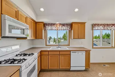 7315 61st Place NE, Marysville, WA 98270 - Photo 9