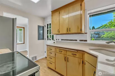 7811 S 112th Street, Seattle, WA 98178 - Photo 13