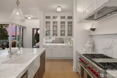 1031 McGilvra Blvd East, Seattle, WA 98112 - Photo 9