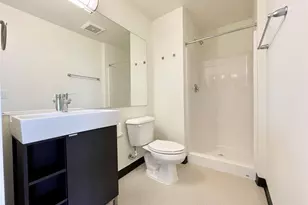 2249 NE 46th St, Seattle, WA 98105 - Photo 9