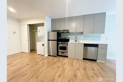 2249 NE 46th Street, Seattle, WA 98105 - Photo 3