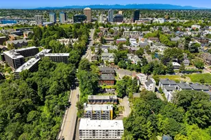 2249 NE 46th St, Seattle, WA 98105 - Photo 13