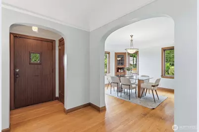 1560 28th Avenue W, Seattle, WA 98199 - Photo 9