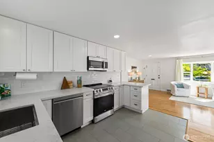 6017 46th Ave SW, Seattle, WA 98136 - Photo 9