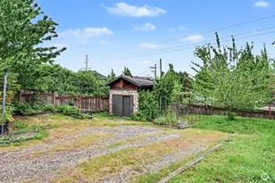 926 E Marine View Dr, Everett, WA 98201 - Photo 23