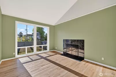 12228 Dayton Avenue N, Seattle, WA 98133 - Photo 5