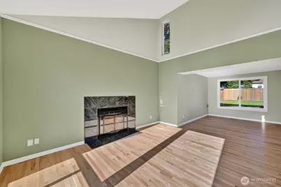 12228 Dayton Avenue N, Seattle, WA 98133 - Photo 15
