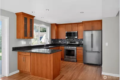 12228 Dayton Avenue N, Seattle, WA 98133 - Photo 7