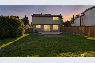 12228 Dayton Avenue N, Seattle, WA 98133 - Photo 39