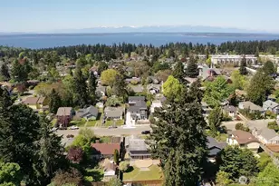 12228 Dayton Ave N, Seattle, WA 98133 - Photo 3