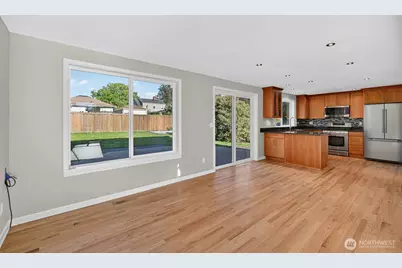 12228 Dayton Avenue N, Seattle, WA 98133 - Photo 19