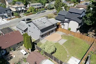 12228 Dayton Avenue N, Seattle, WA 98133 - Photo 35