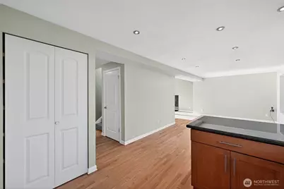 12228 Dayton Avenue N, Seattle, WA 98133 - Photo 17