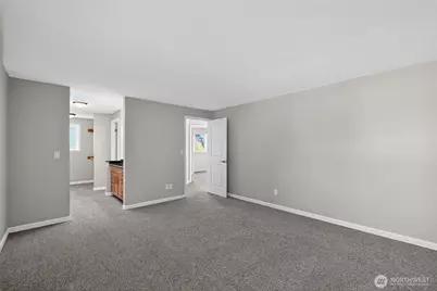12228 Dayton Avenue N, Seattle, WA 98133 - Photo 21