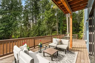 10143 Battle Point Dr NE, Bainbridge Island, WA 98110 - Photo 15