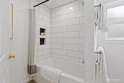 1548 NW 58th Street NW #B, Seattle, WA 98107 - Photo 17