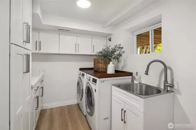 3711 NE 42nd St, Seattle, WA 98105 - Photo 21
