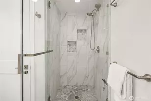 3711 NE 42nd St, Seattle, WA 98105 - Photo 17