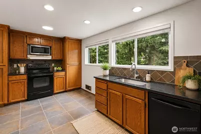 722 N 161st Place #12, Shoreline, WA 98133 - Photo 3