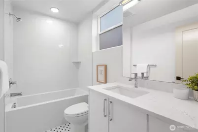 724 N 36th Street, Seattle, WA 98103 - Photo 19