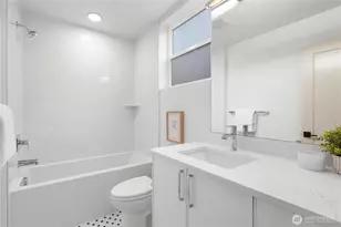 724 N 36th St, Seattle, WA 98103 - Photo 19
