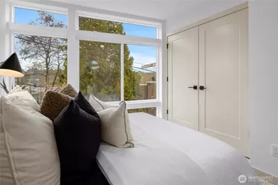 724 N 36th Street, Seattle, WA 98103 - Photo 17