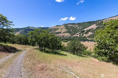 992 Highway 142 E, Lyle, WA 98635 - Photo 27