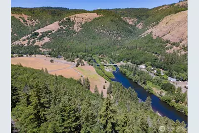 992 Highway 142 E, Lyle, WA 98635 - Photo 15