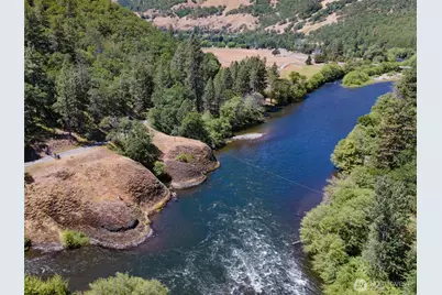 992 Highway 142 E, Lyle, WA 98635 - Photo 3