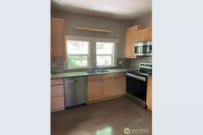 1606 Lakeview Boulevard E, Seattle, WA 98102 - Photo 11