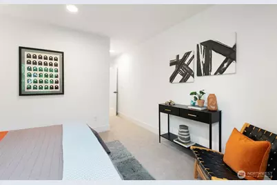 7020 Greenwood Avenue N, Seattle, WA 98103 - Photo 9